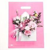 Розовый пакет с цветочным принтом и вырубной ручкой (40х31 см) - Сима-Ленд - купить с доставкой в Электростали