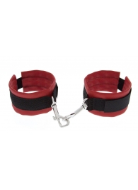 Красно-чёрные полиуретановые наручники Luxurious Handcuffs - Blush Novelties - купить с доставкой в Электростали