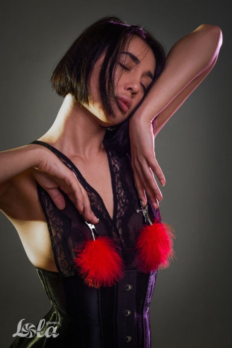 Зажимы на соски с красным пухом Euphoric - Lola Games - купить с доставкой в Электростали