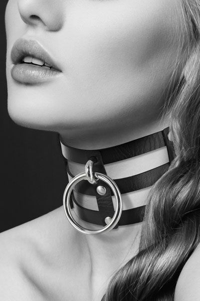 Чёрный тройной чокер с большим кольцом - Bijoux Pour Toi - купить с доставкой в Электростали